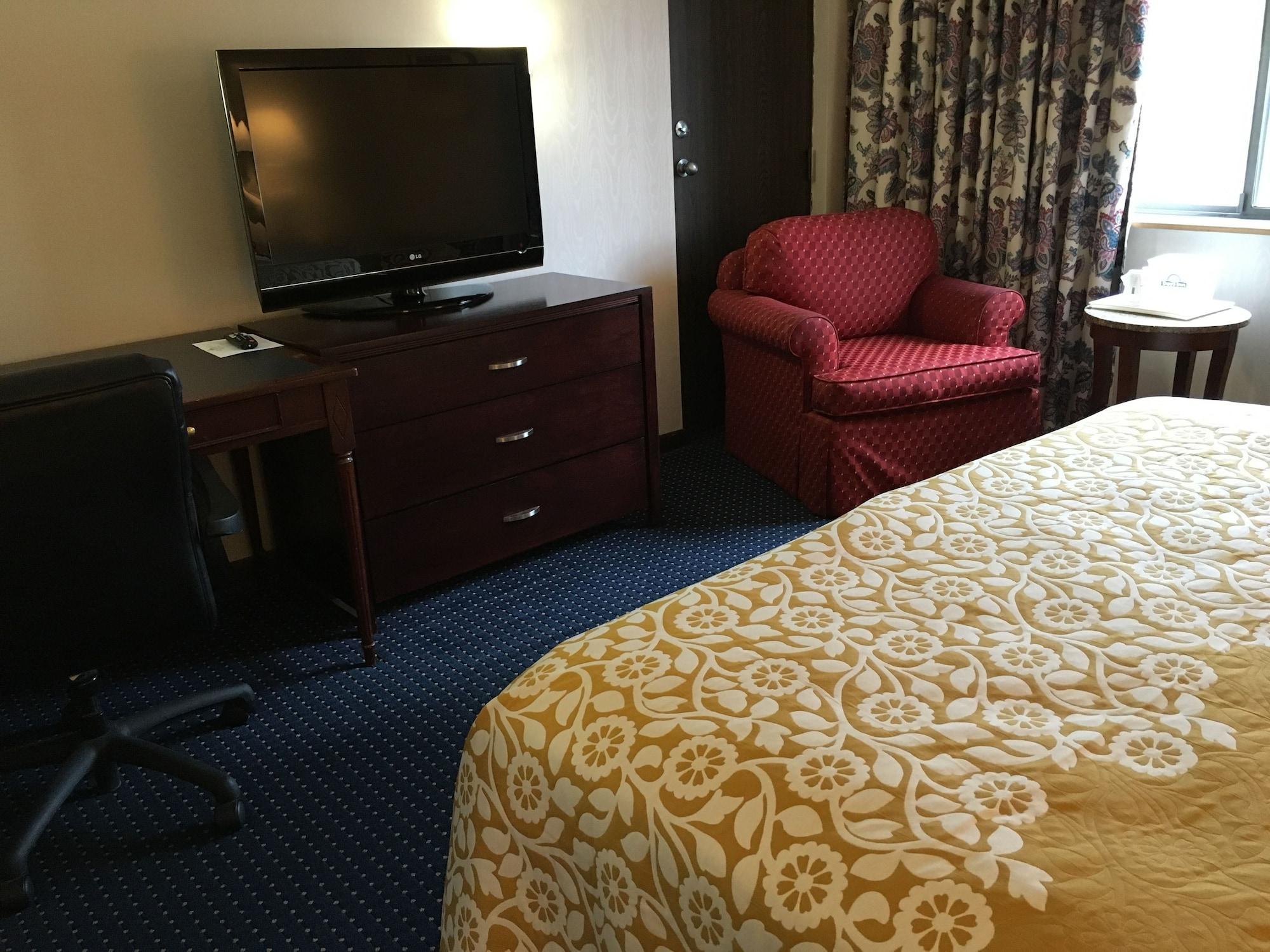 Days Inn By Wyndham Berlin Meriden Εξωτερικό φωτογραφία