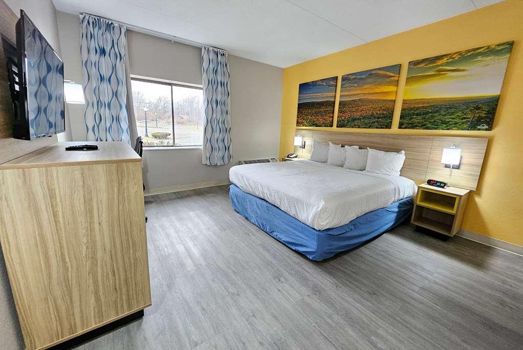 Days Inn By Wyndham Berlin Meriden Δωμάτιο φωτογραφία